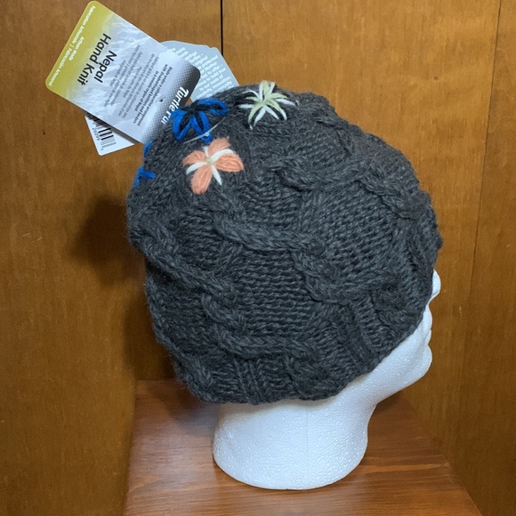 TURTLE 🐢 FUR- 🆕 Nepal Hand Knit Winter Hat - Picture 3 of 12